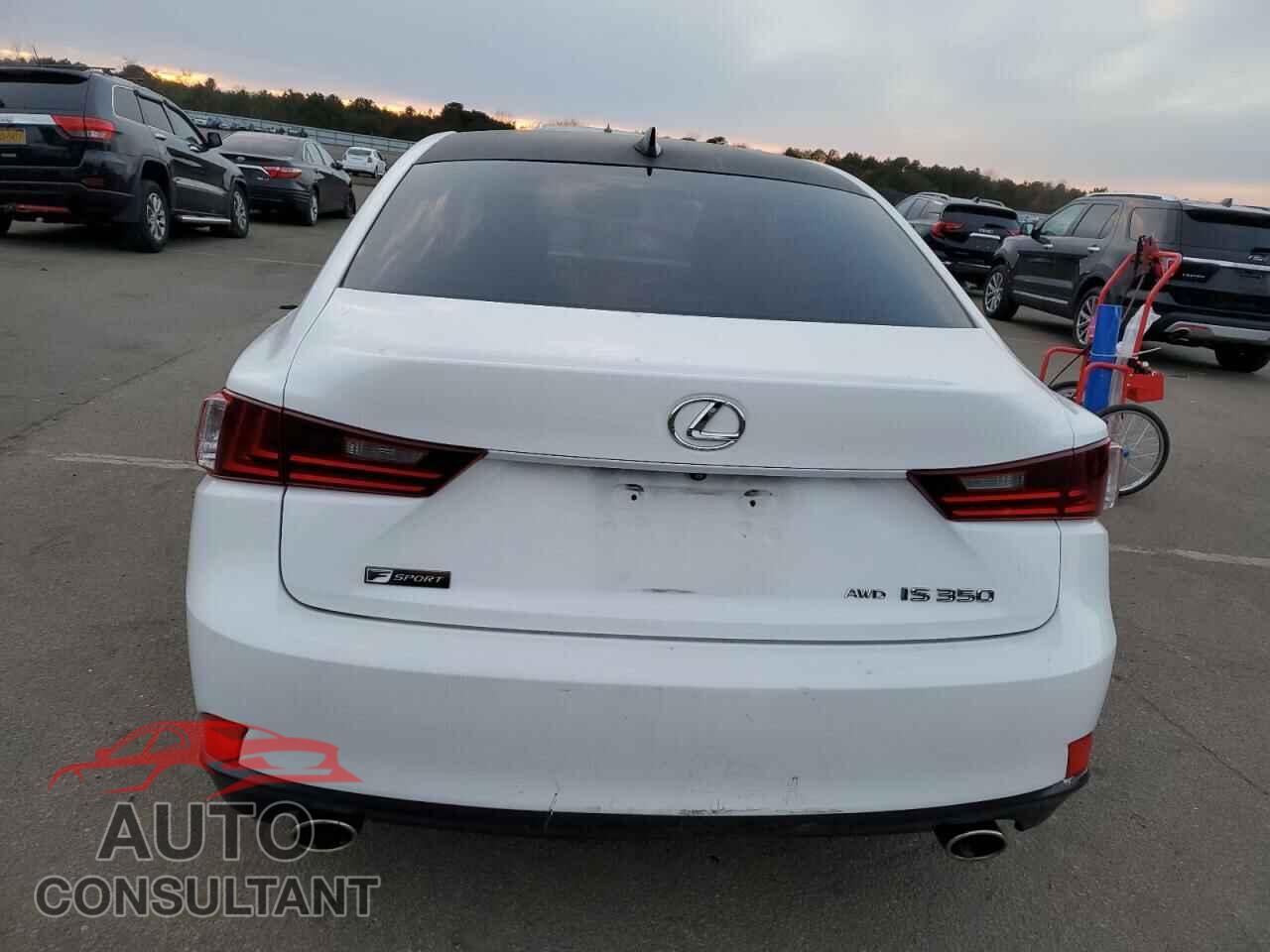 LEXUS IS 2015 - JTHCE1D21F5008442