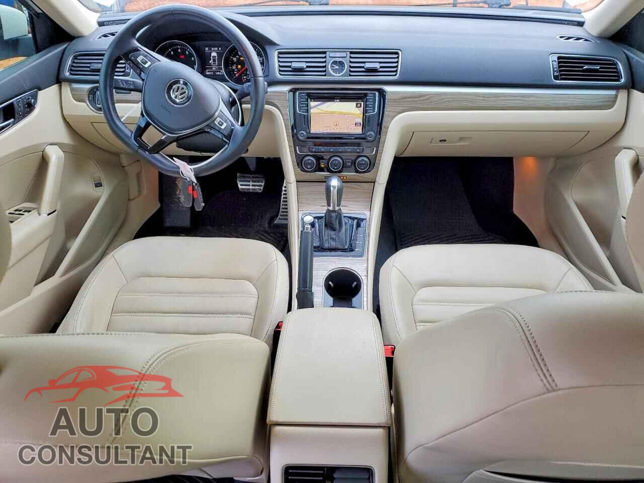 VOLKSWAGEN PASSAT 2016 - 1VWCS7A32GC067665