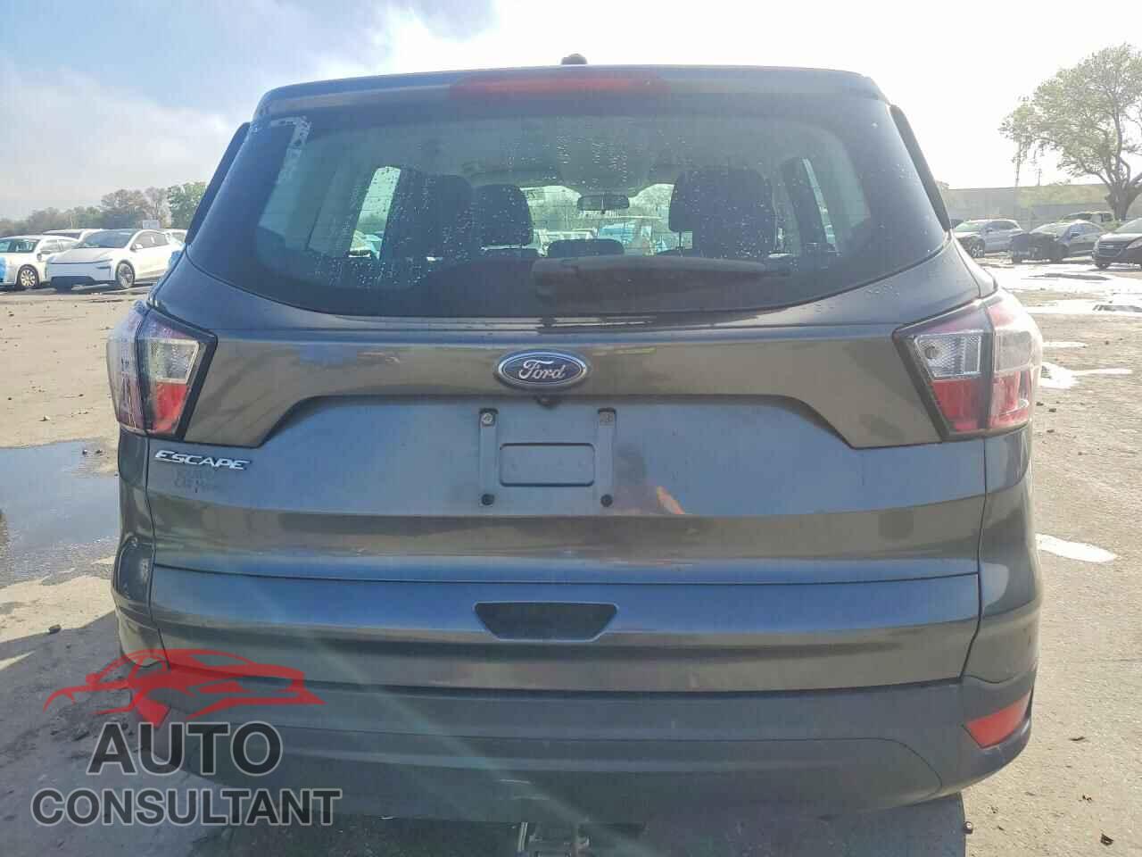 FORD ESCAPE 2017 - 1FMCU0F76HUC13282