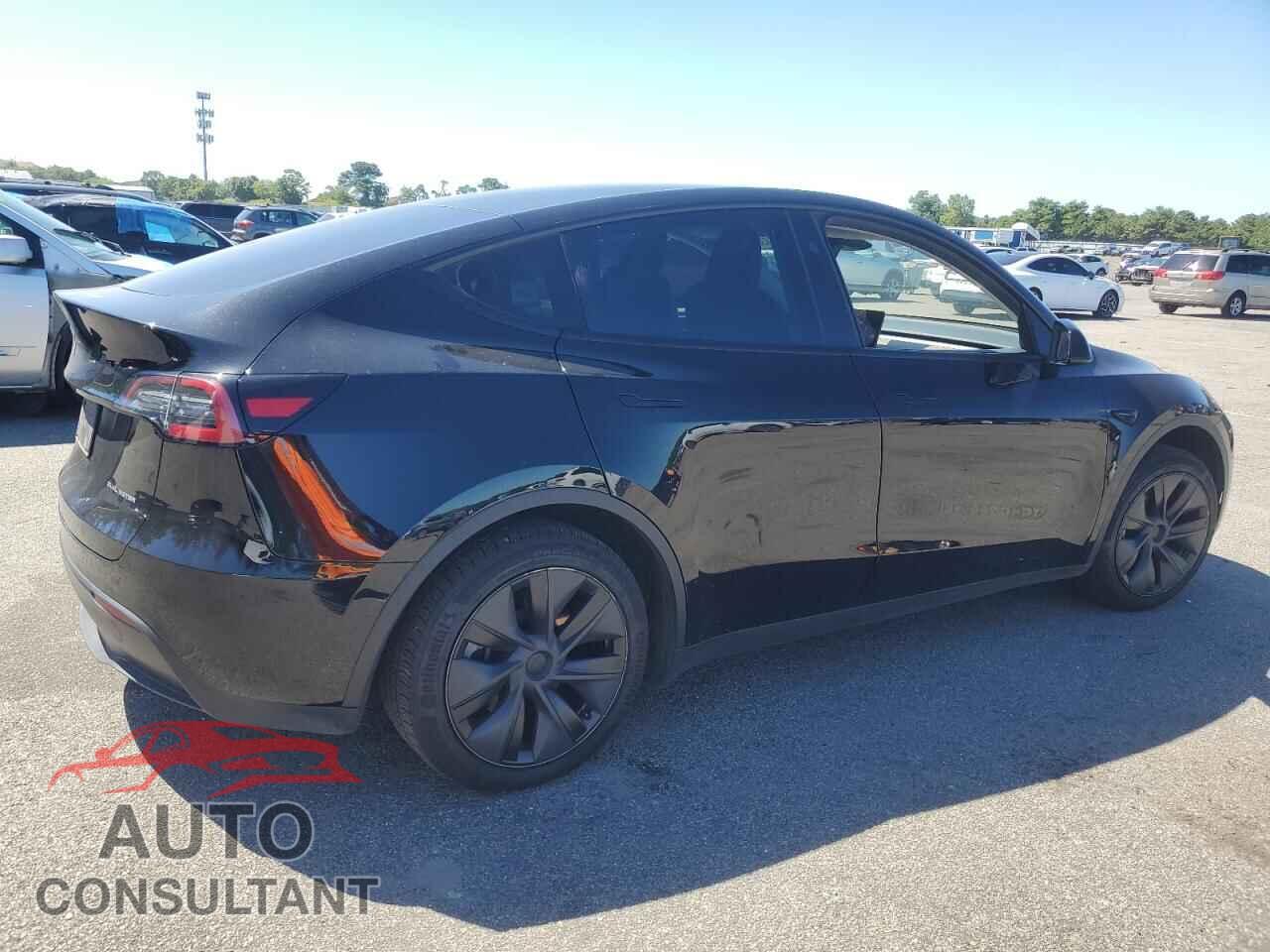 TESLA MODEL Y 2024 - 7SAYGAEE3RF132017
