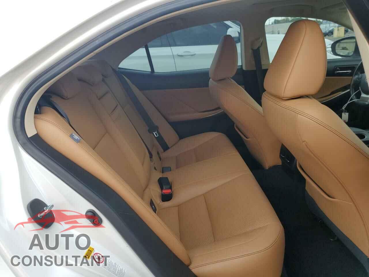 LEXUS IS 2016 - JTHBA1D22G5019846