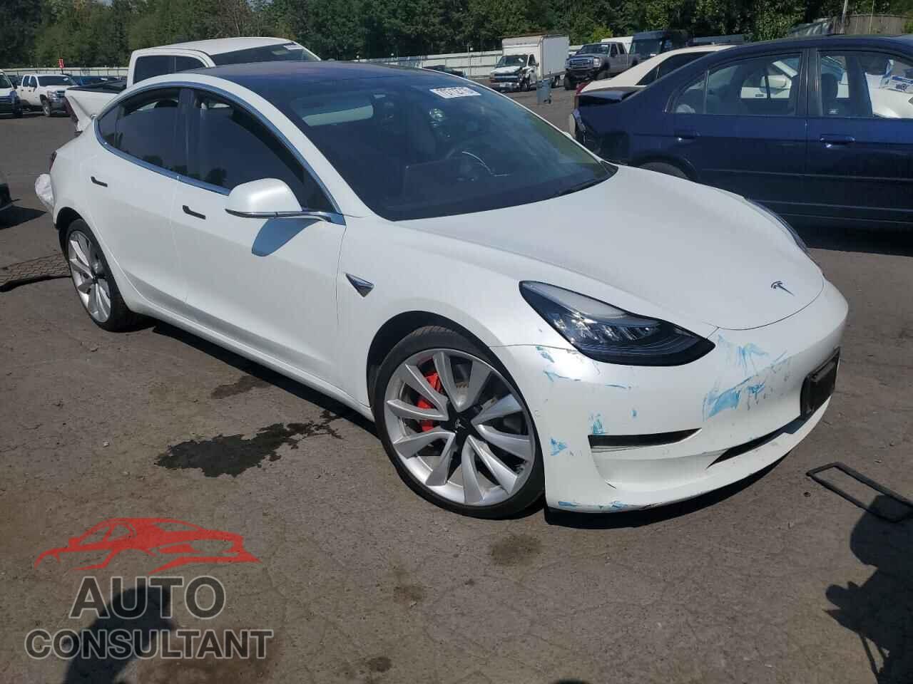 TESLA MODEL 3 2018 - 5YJ3E1EB7JF084352