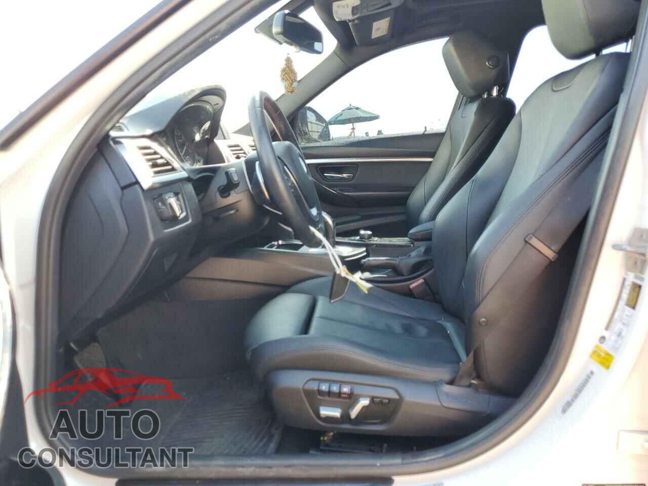 BMW 3 SERIES 2016 - WBA8E9G58GNU27768