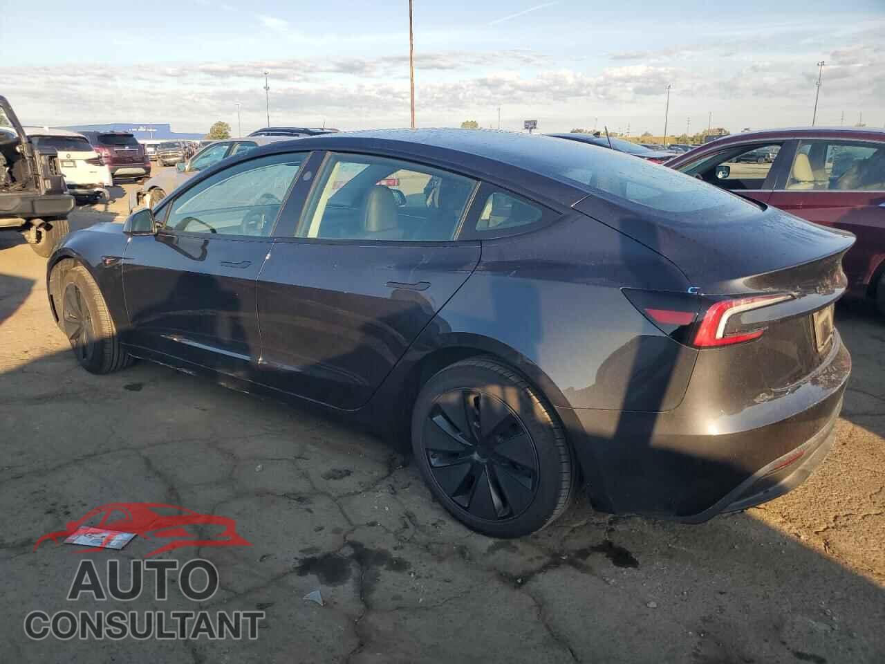 TESLA MODEL 3 2025 - 5YJ3E1EAXSF006849