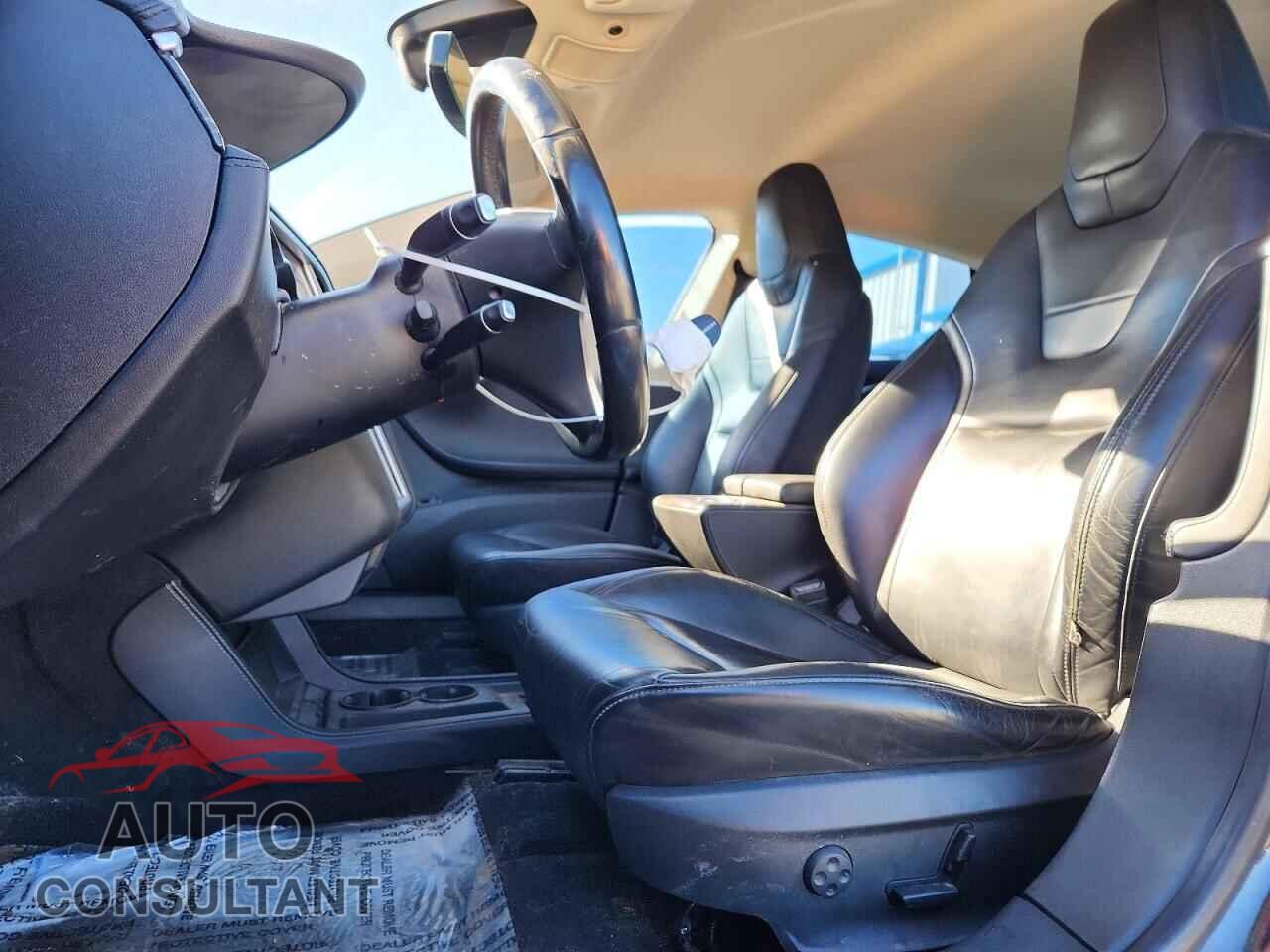TESLA MODEL S 2015 - 5YJSA1S2XFF082713