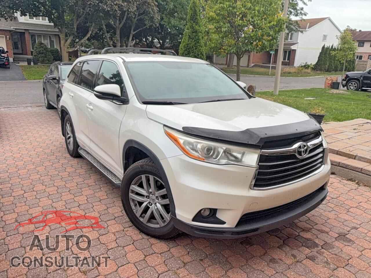 TOYOTA HIGHLANDER 2015 - 5TDBKRFH7FS204496