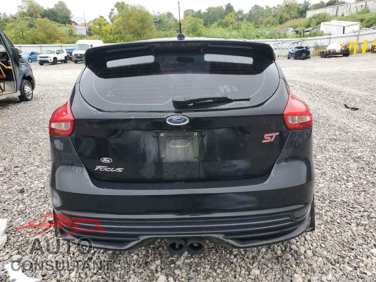 FORD FOCUS 2017 - 1FADP3L90HL276171