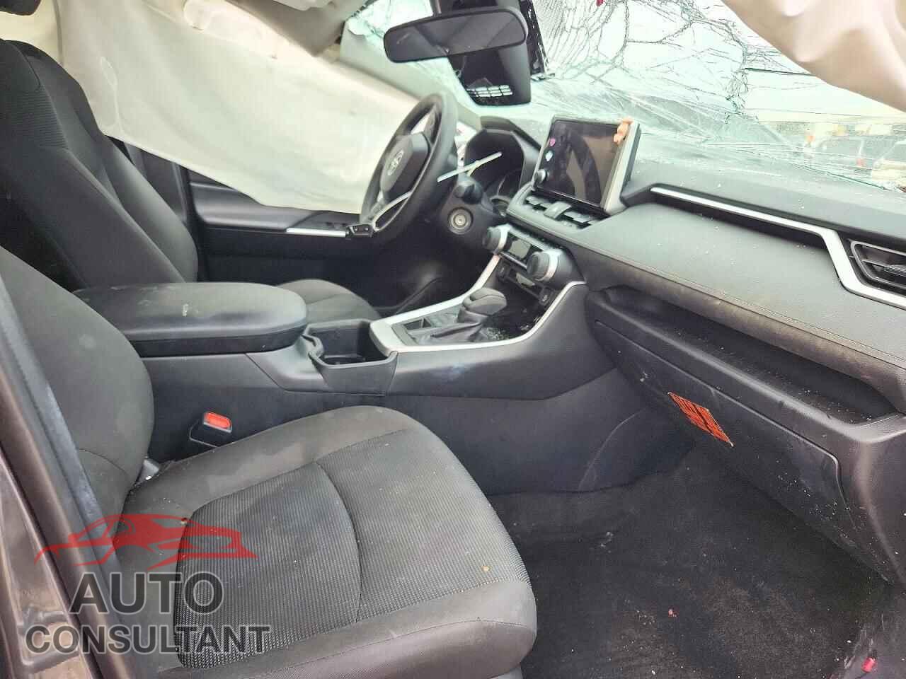 TOYOTA RAV4 2024 - 2T3F1RFV2RW462499