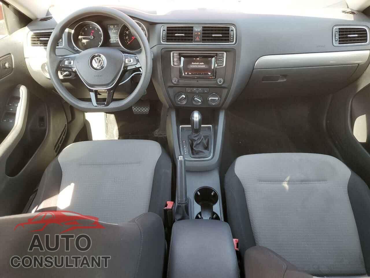VOLKSWAGEN JETTA 2017 - 3VW2B7AJ3HM261079