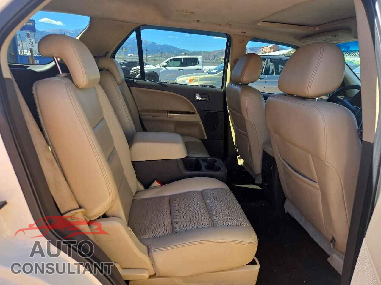 FORD TAURUS 2009 - 1FMDK03W59GA01396