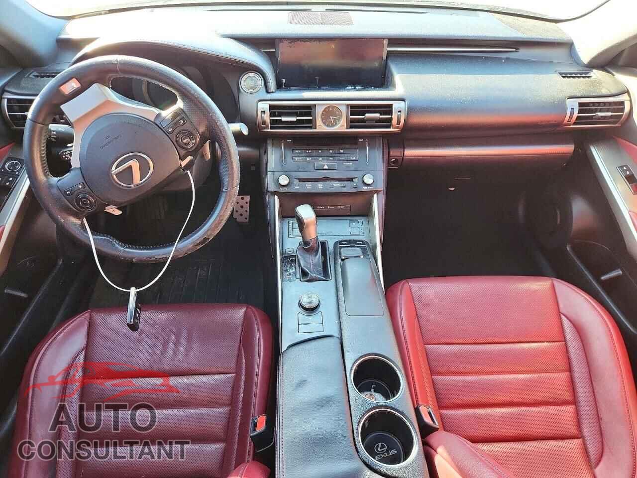 LEXUS IS 2015 - JTHBF1D2XF5058703