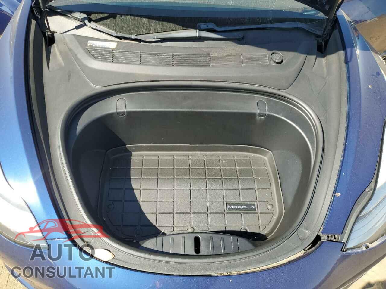 TESLA MODEL 3 2018 - 5YJ3E1EB0JF063858