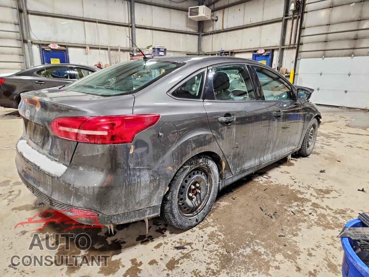 FORD FOCUS 2015 - 1FADP3F26FL352391