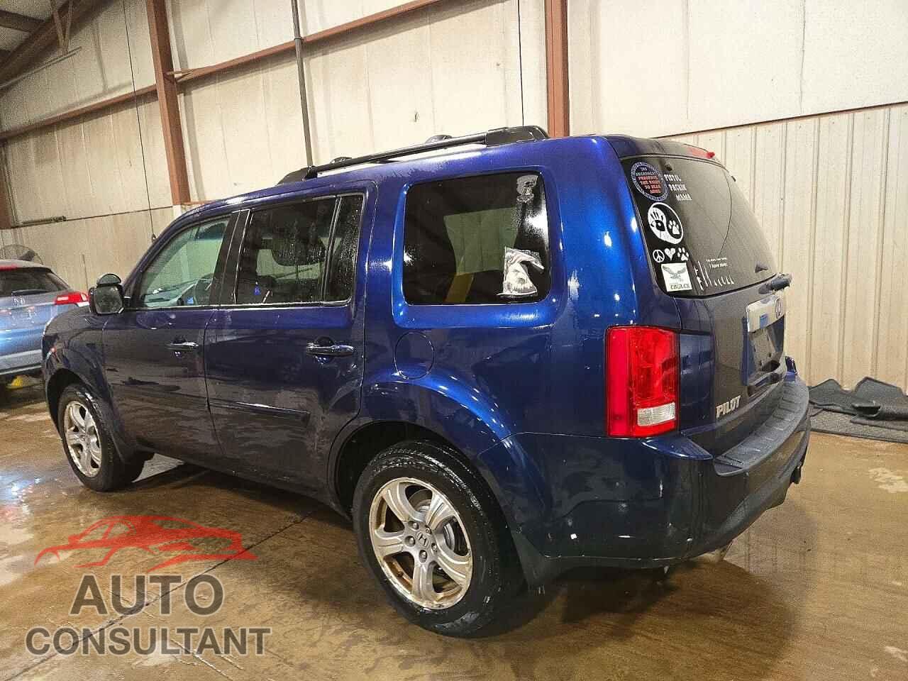 HONDA PILOT 2015 - 5FNYF4H44FB006068