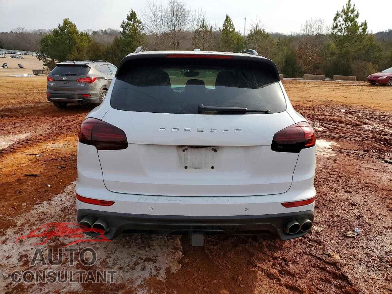 PORSCHE CAYENNE 2016 - WP1AB2A27GLA96646