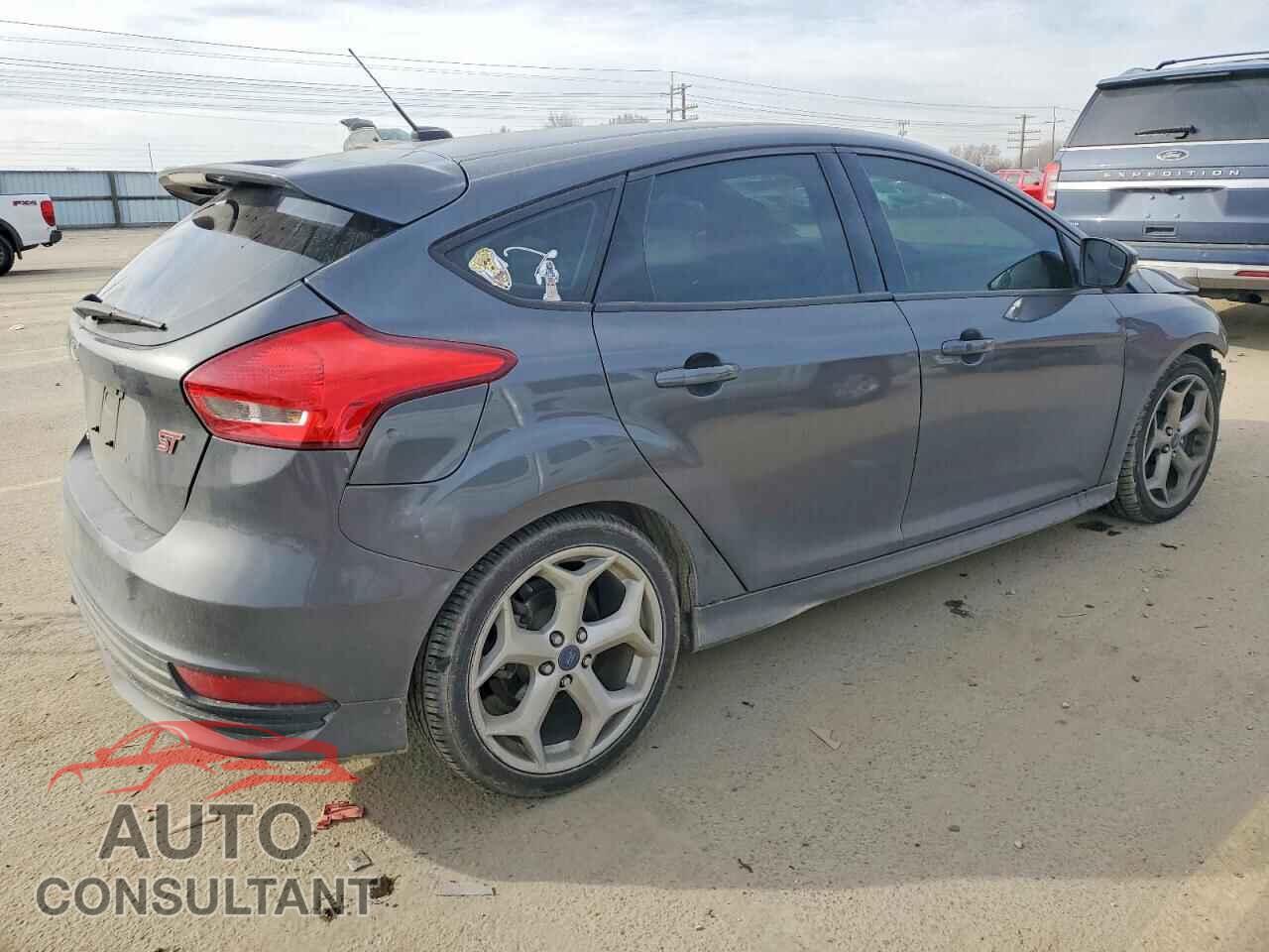 FORD FOCUS 2017 - 1FADP3L90HL308231