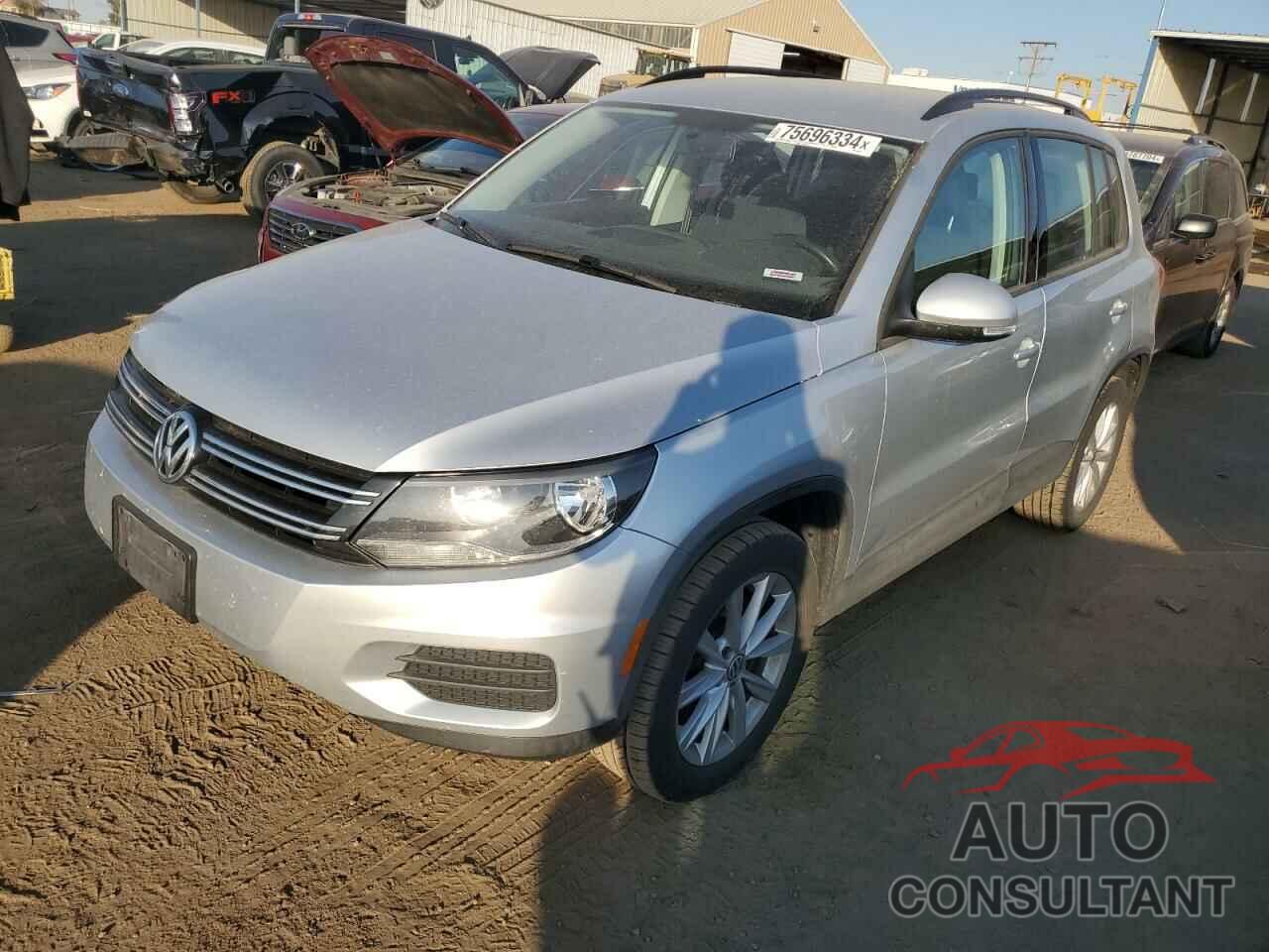 VOLKSWAGEN TIGUAN 2017 - WVGBV7AXXHK050589