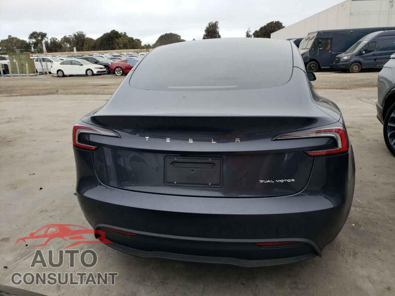 TESLA MODEL 3 2024 - 5YJ3E1EB7RF740562