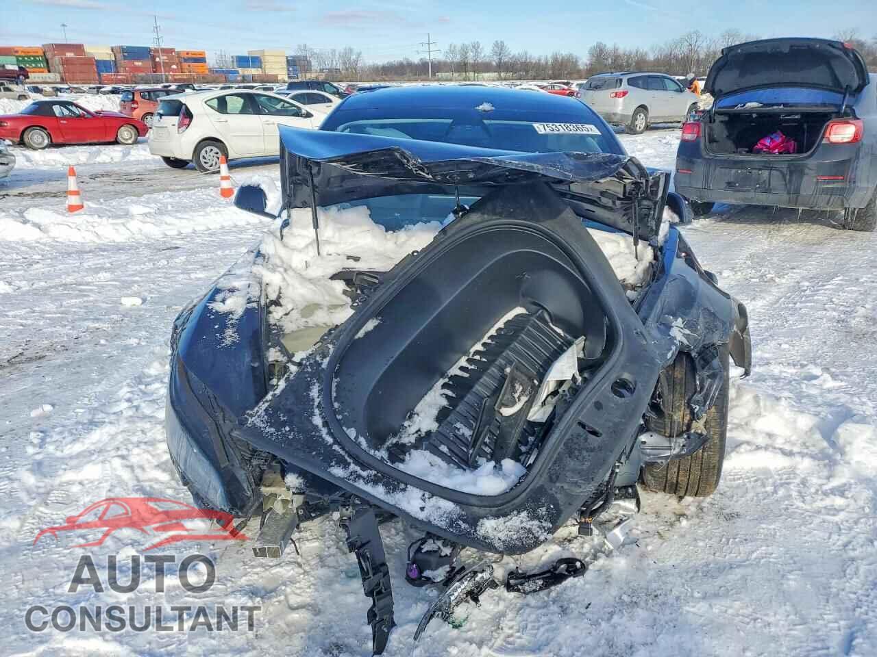 TESLA MODEL 3 2025 - 5YJ3E1EB2SF882162