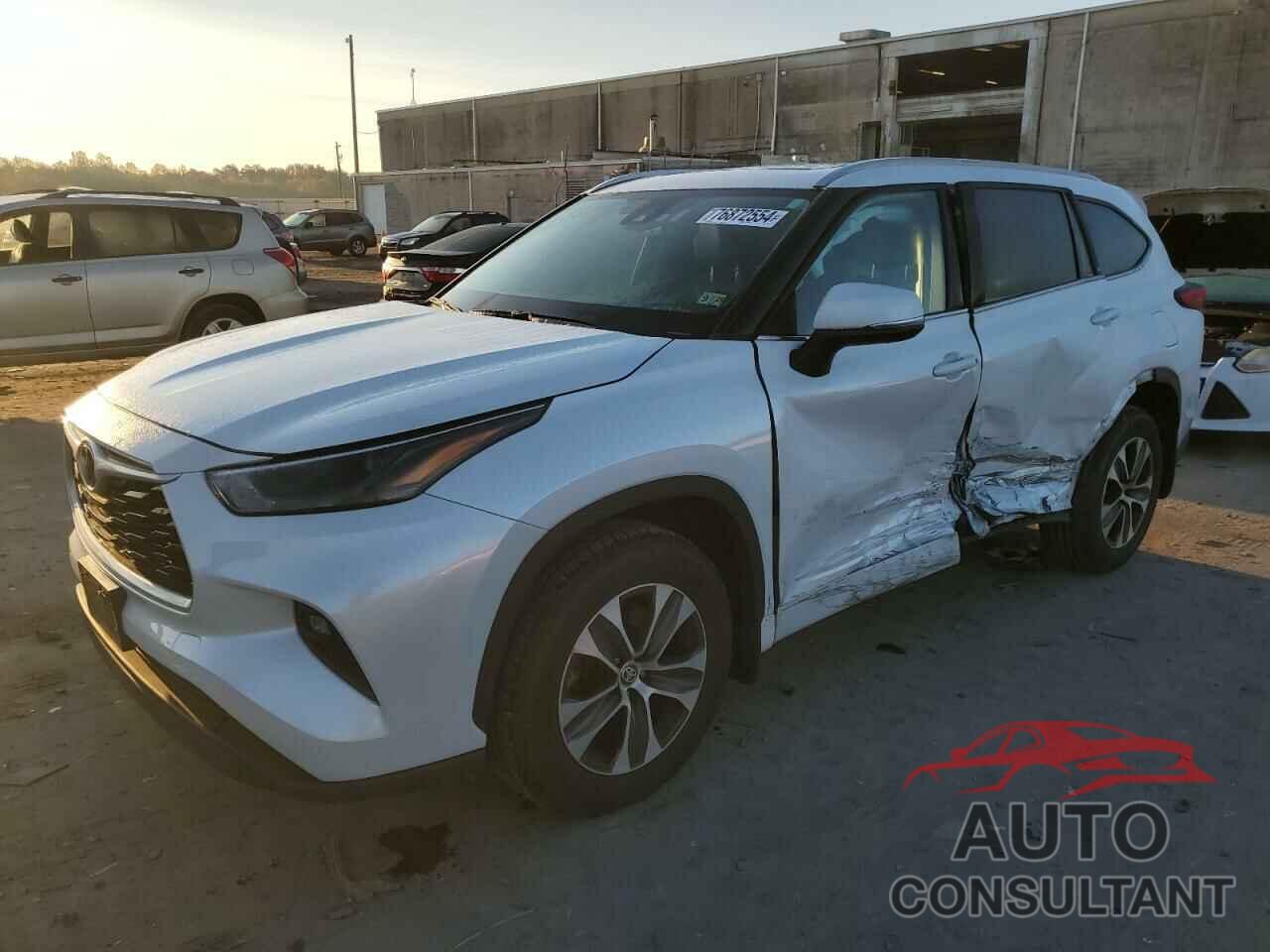 TOYOTA HIGHLANDER 2022 - 5TDGZRBH9NS590439