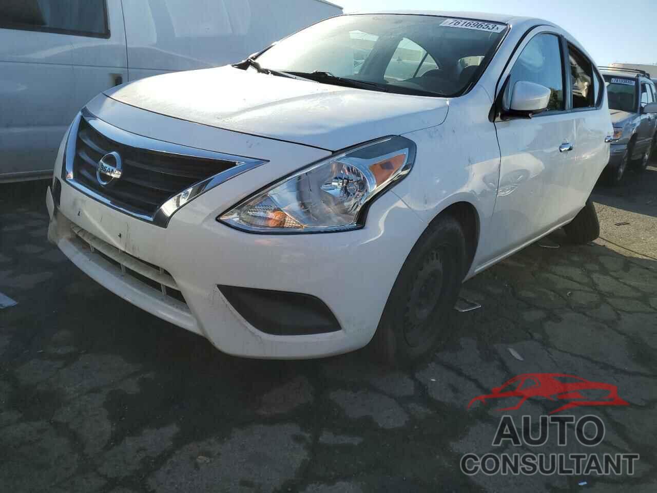 NISSAN VERSA 2018 - 3N1CN7AP4JK399642