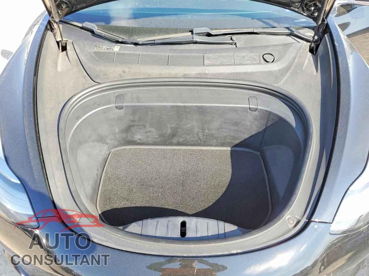 TESLA MODEL 3 2018 - 5YJ3E1EA9JF056902