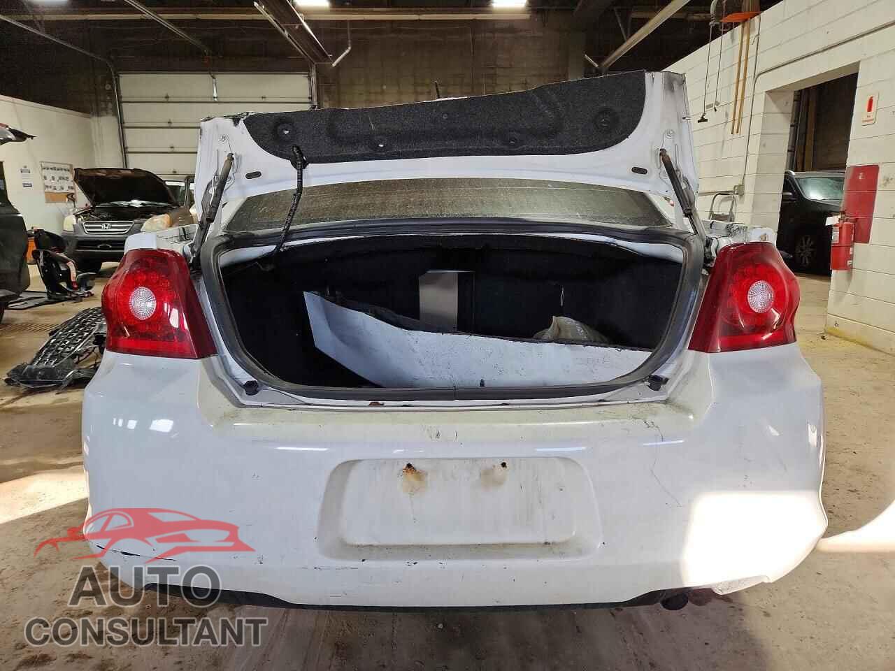 DODGE AVENGER 2011 - 1B3BD2FB2BN549045