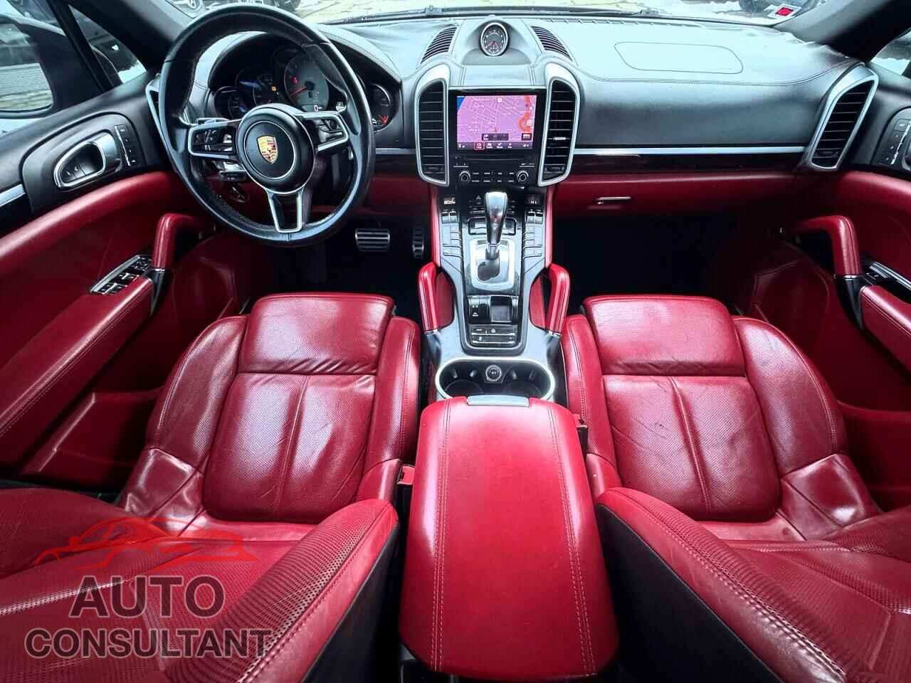 PORSCHE CAYENNE 2017 - WP1AB2A2XHLA53128