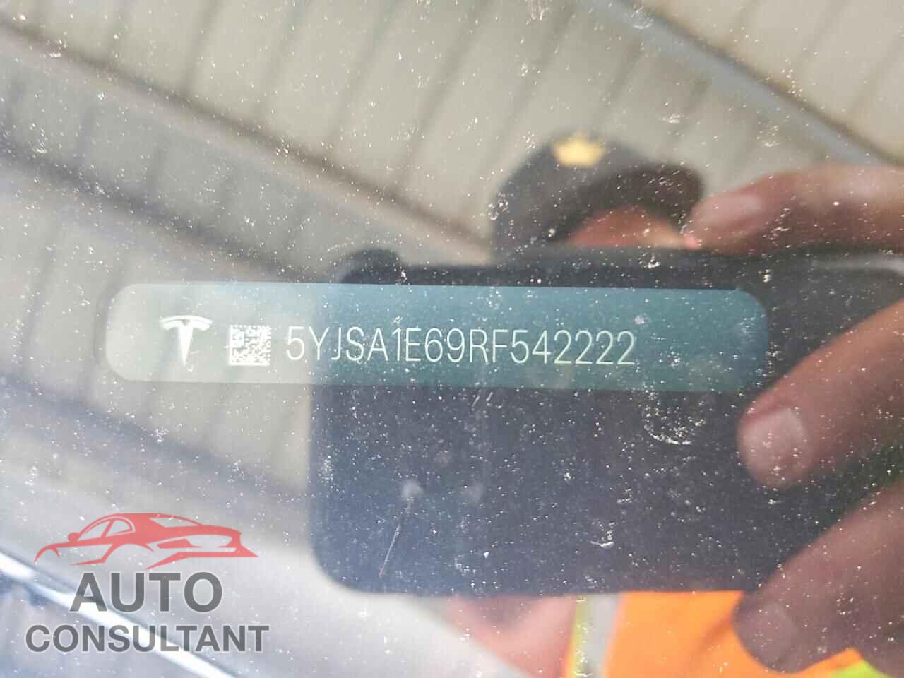 TESLA MODEL S 2024 - 5YJSA1E69RF542222