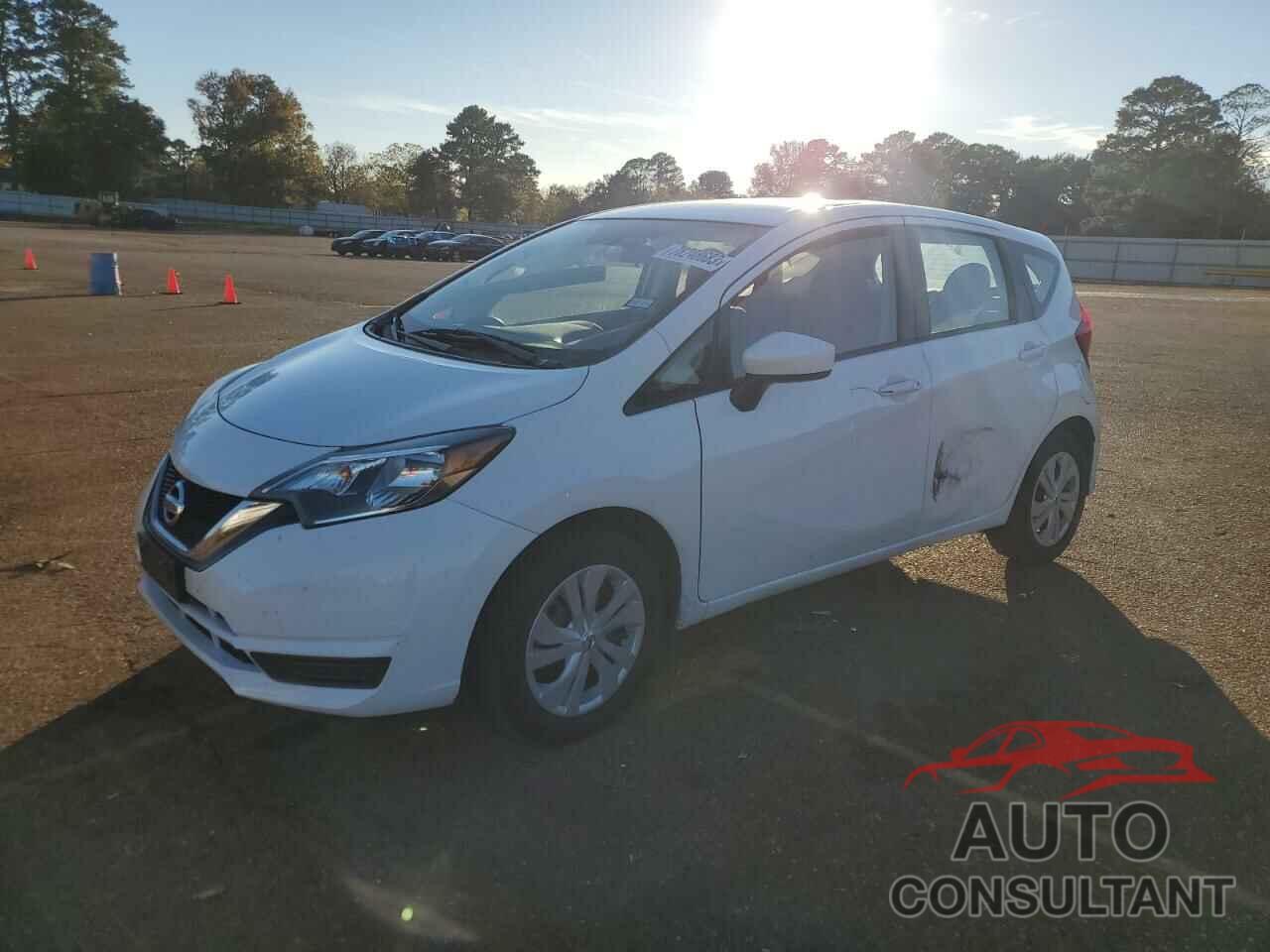 NISSAN VERSA 2018 - 3N1CE2CP1JL359738