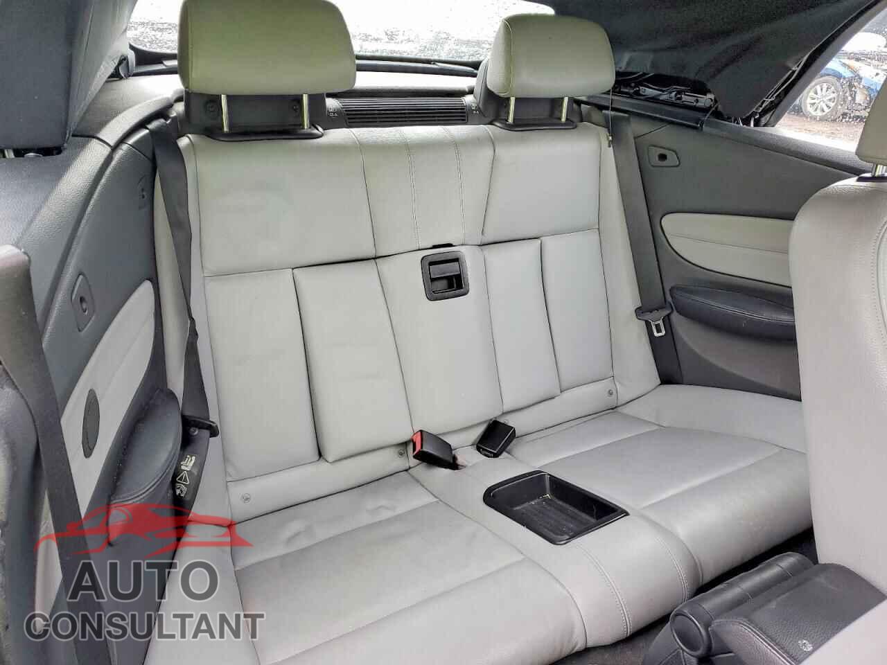 BMW 1 SERIES 2012 - WBAUL7C50CVM82997