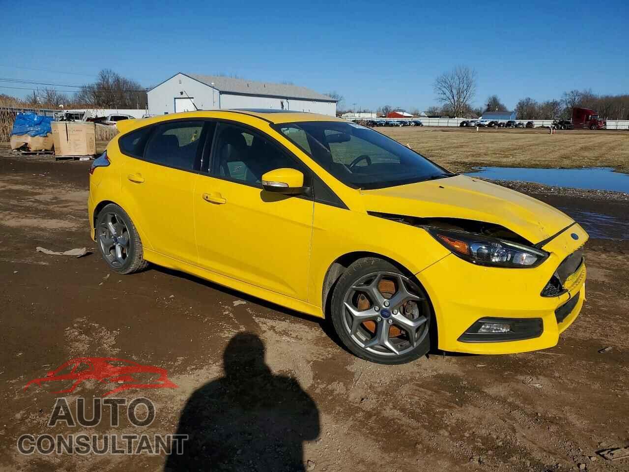 FORD FOCUS 2017 - 1FADP3L90HL213636