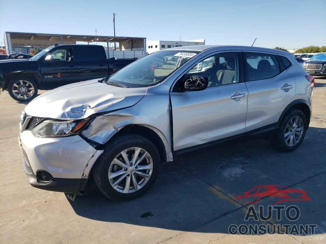 NISSAN ROGUE 2017 - JN1BJ1CP1HW012139