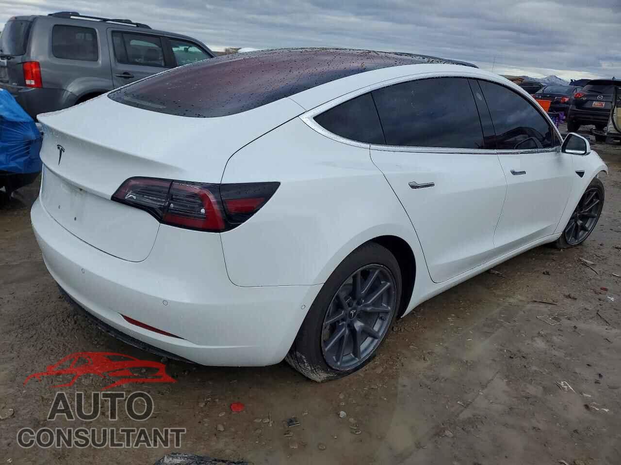 TESLA MODEL 3 2018 - 5YJ3E1EAXJF042152