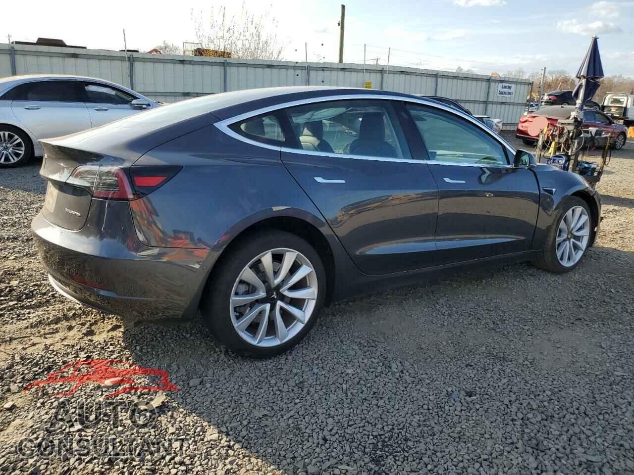 TESLA MODEL 3 2018 - 5YJ3E1EB7JF087106
