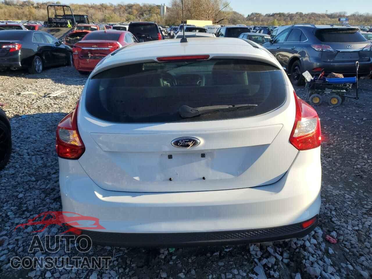 FORD FOCUS 2014 - 1FADP3K26EL285568
