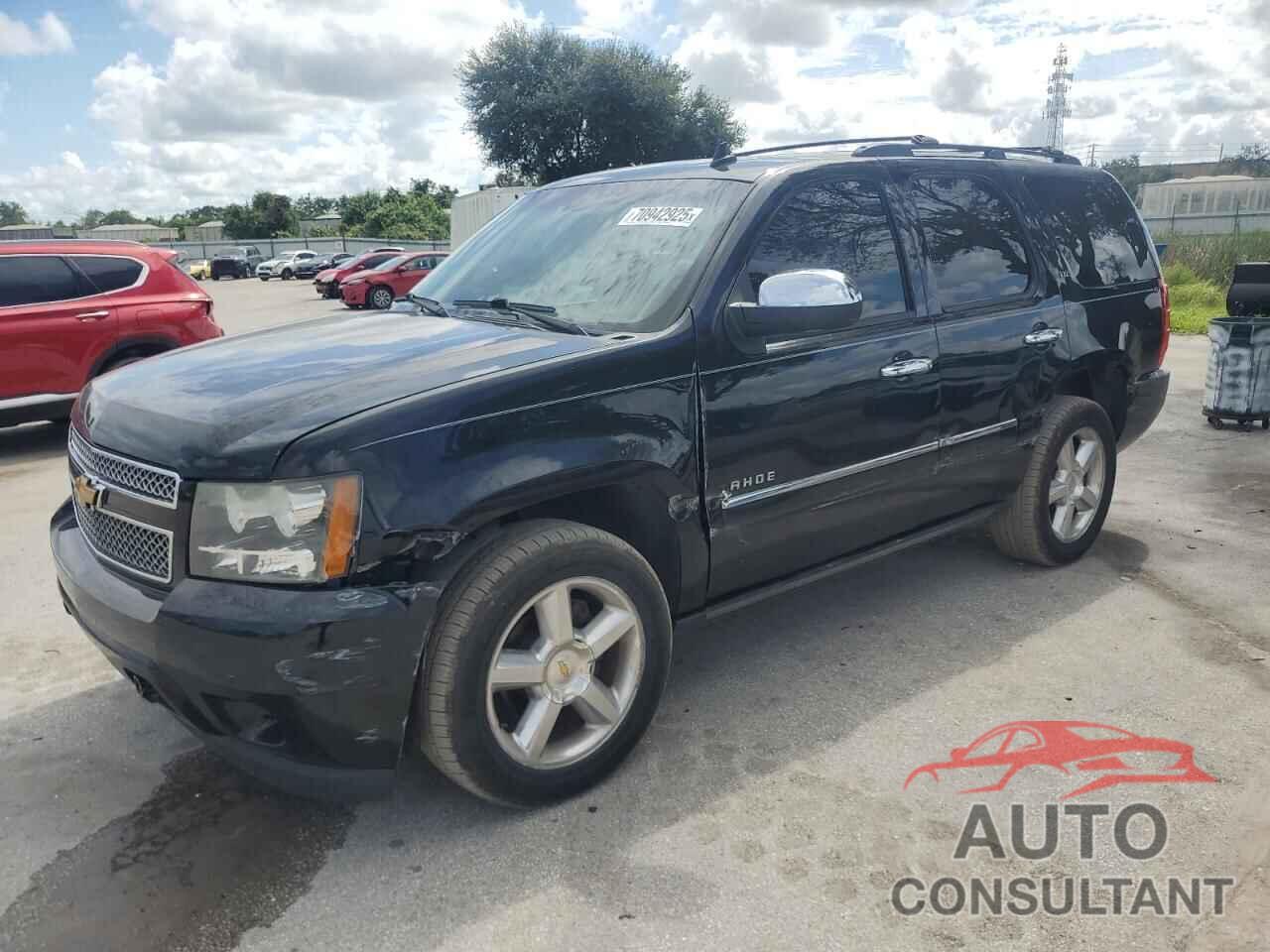 CHEVROLET TAHOE 2013 - 1GNSKCE03DR228841