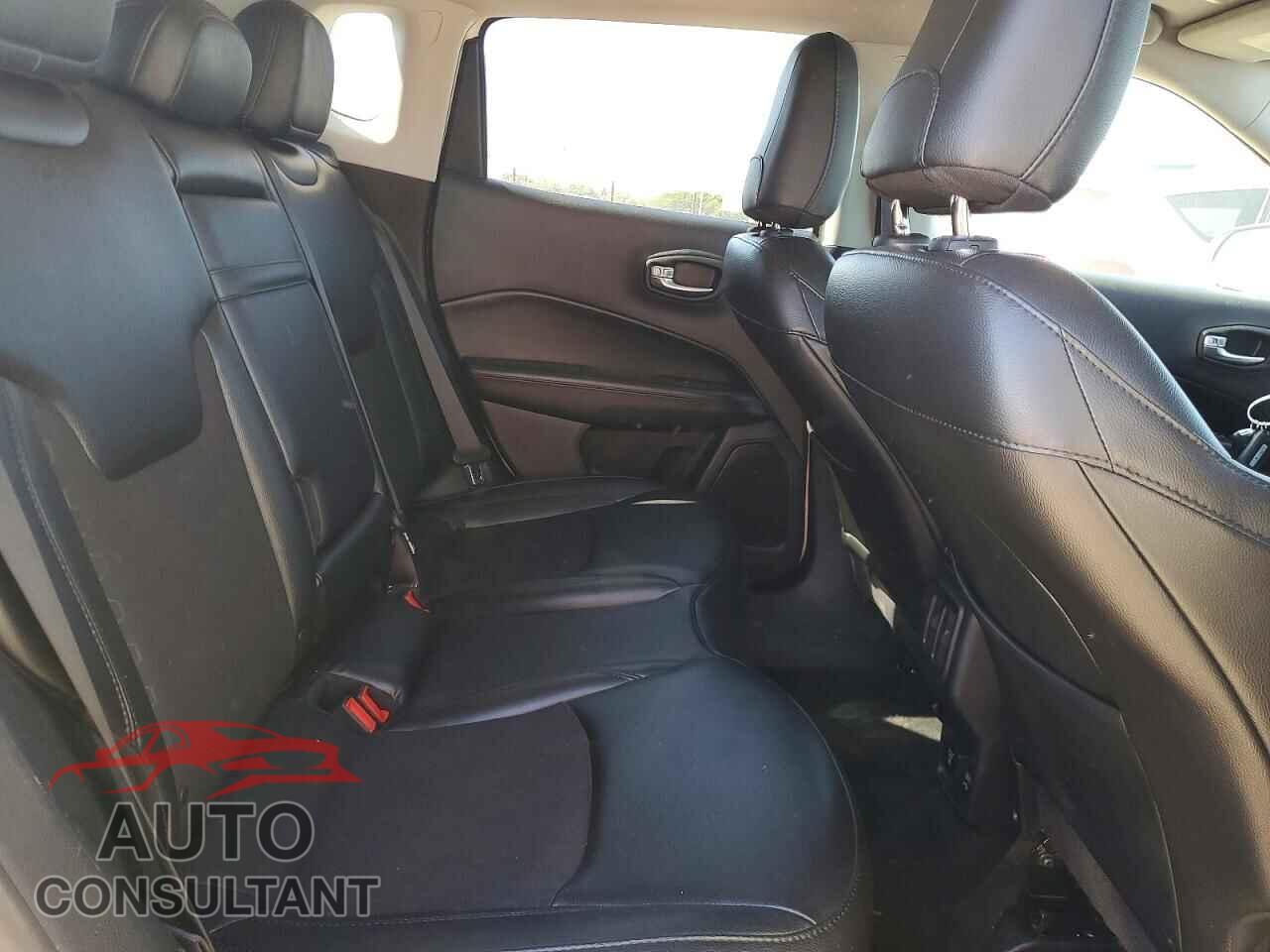 JEEP COMPASS 2019 - 3C4NJDBB8KT598465