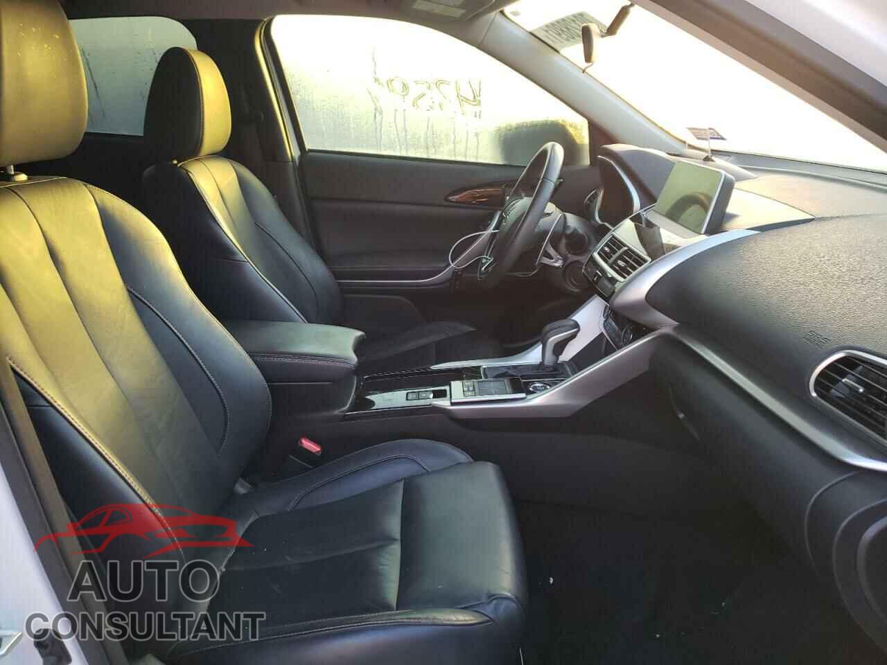 MITSUBISHI ECLIPSE 2018 - JA4AT5AA8JZ065170