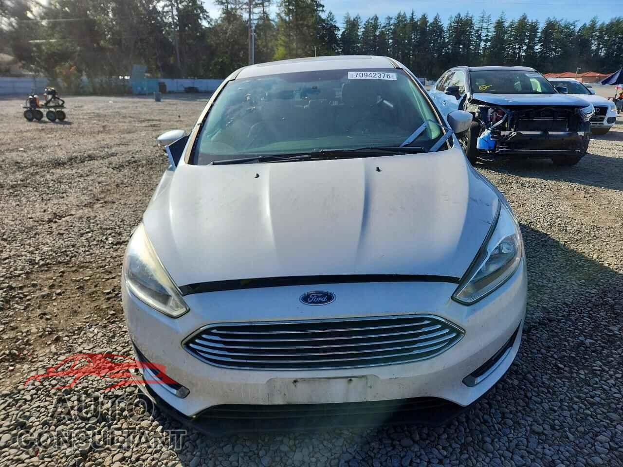 FORD FOCUS 2017 - 1FADP3J24HL287857