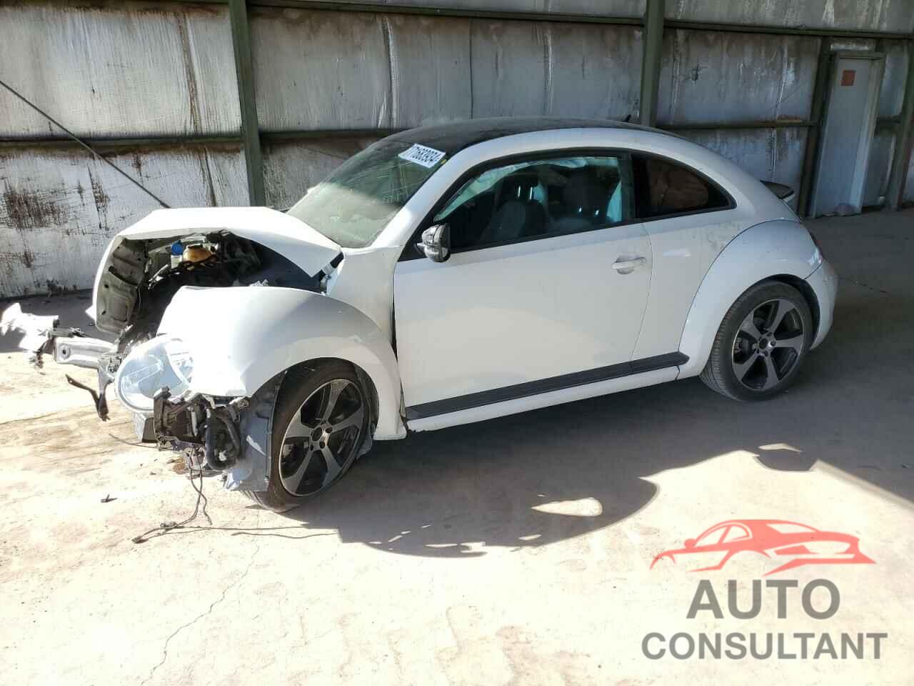 VOLKSWAGEN BEETLE 2018 - 3VWFD7AT7JM709908