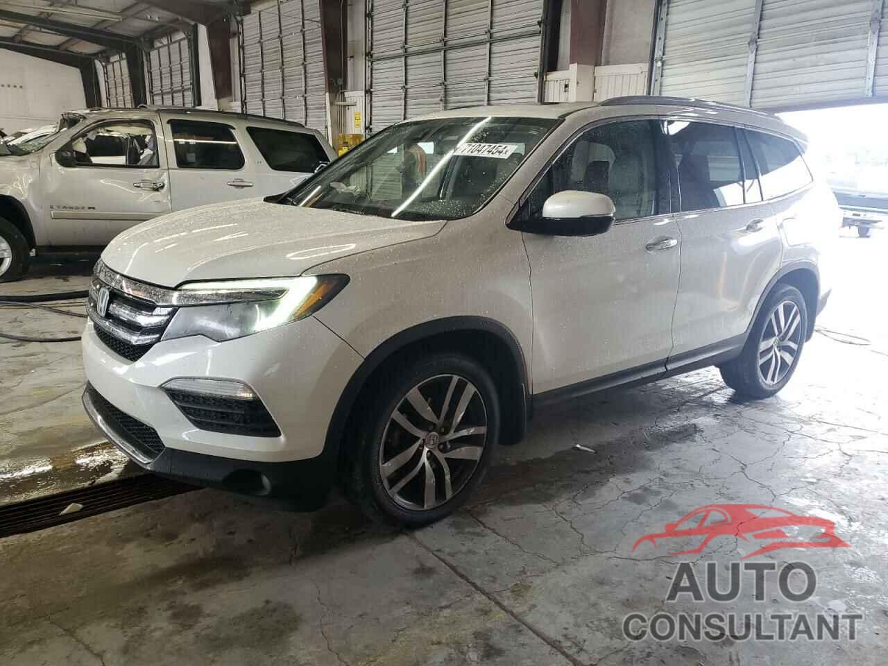 HONDA PILOT 2017 - 5FNYF6H95HB026212