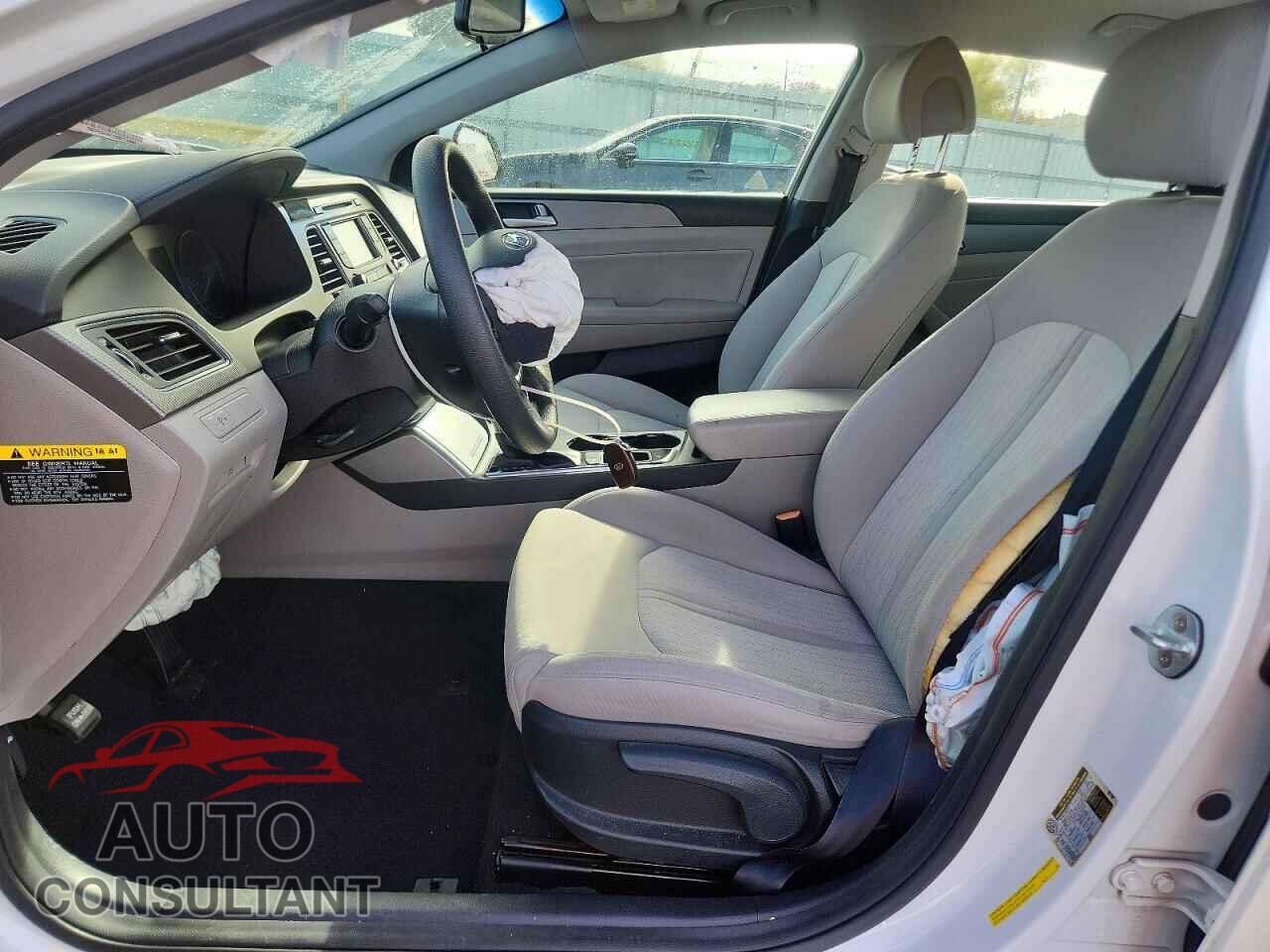 HYUNDAI SONATA 2016 - KMHE24L17GA033413