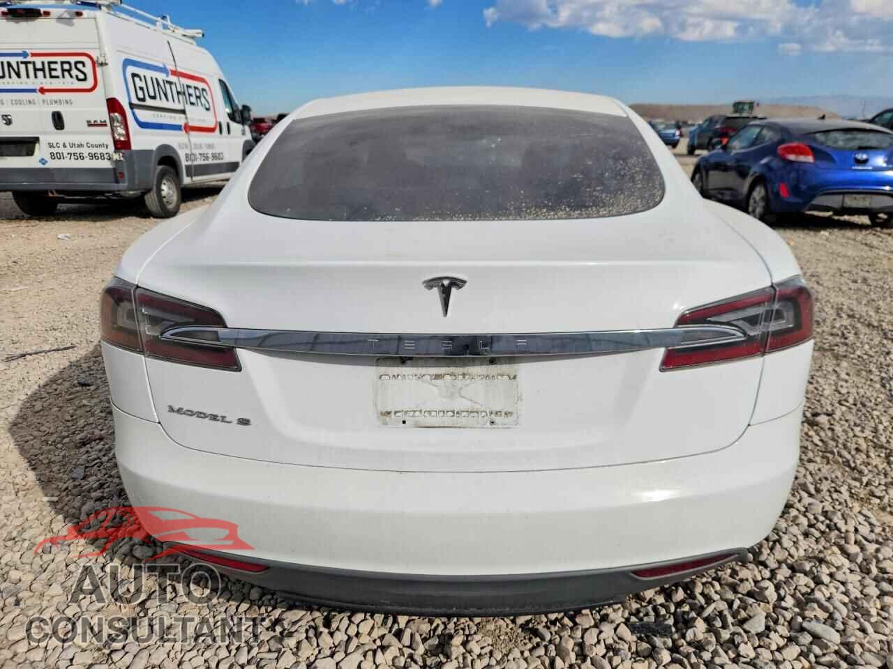 TESLA MODEL S 2013 - 5YJSA1AC1DFP10231