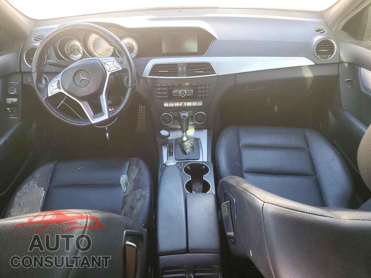 MERCEDES-BENZ C-CLASS 2012 - WDDGF4HB2CA641097