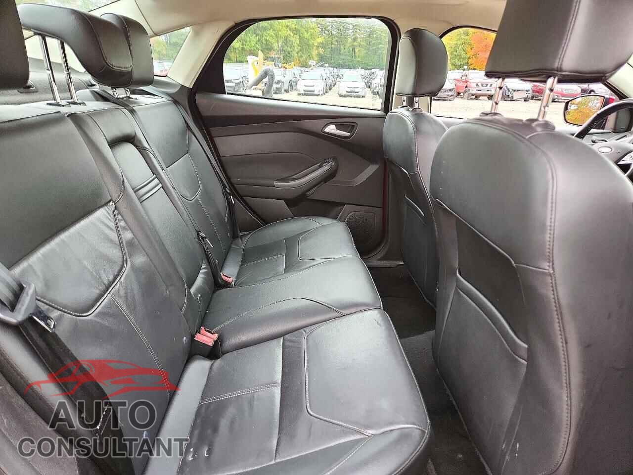 FORD FOCUS 2015 - 1FADP3F29FL283955