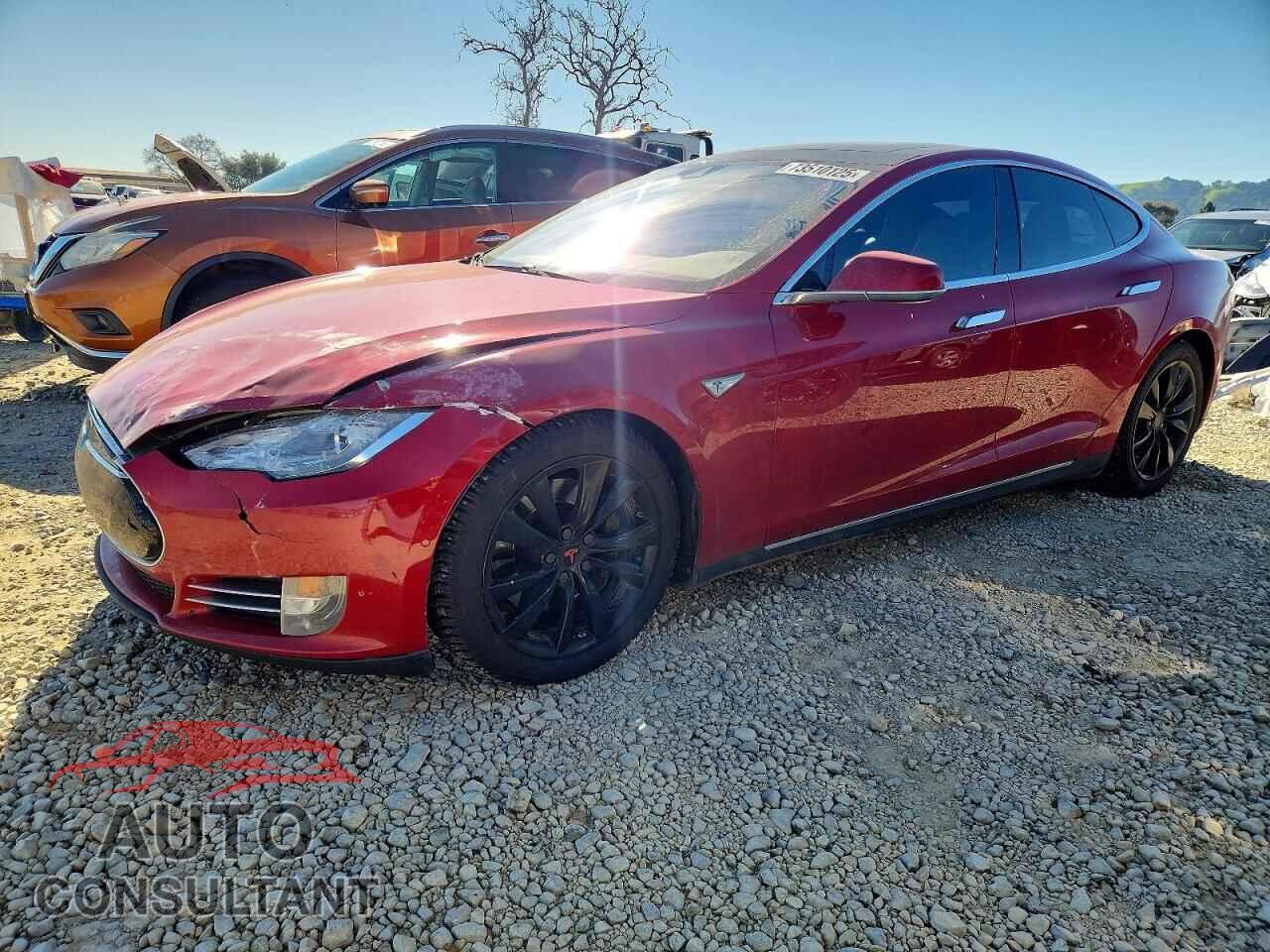 TESLA MODEL S 2015 - 5YJSA1E28FF105143
