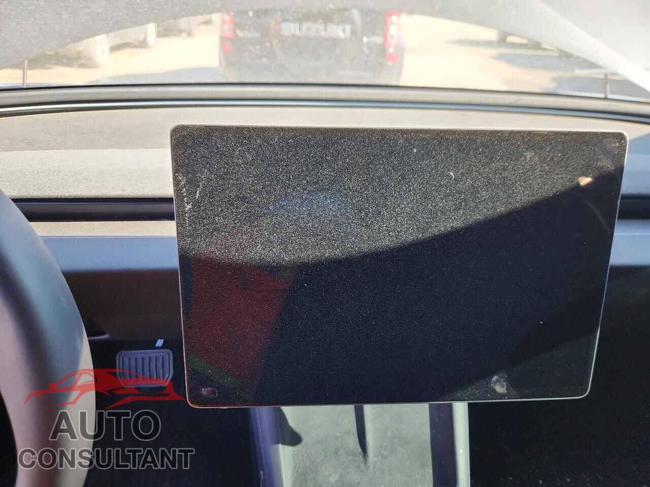 TESLA MODEL 3 2025 - 5YJ3E1EAXSF971940