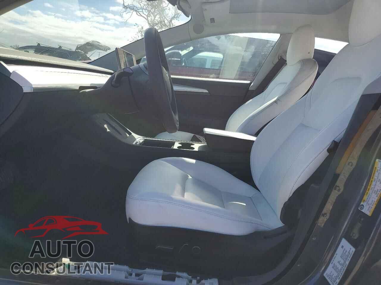TESLA MODEL 3 2022 - 5YJ3E1EA2NF126231