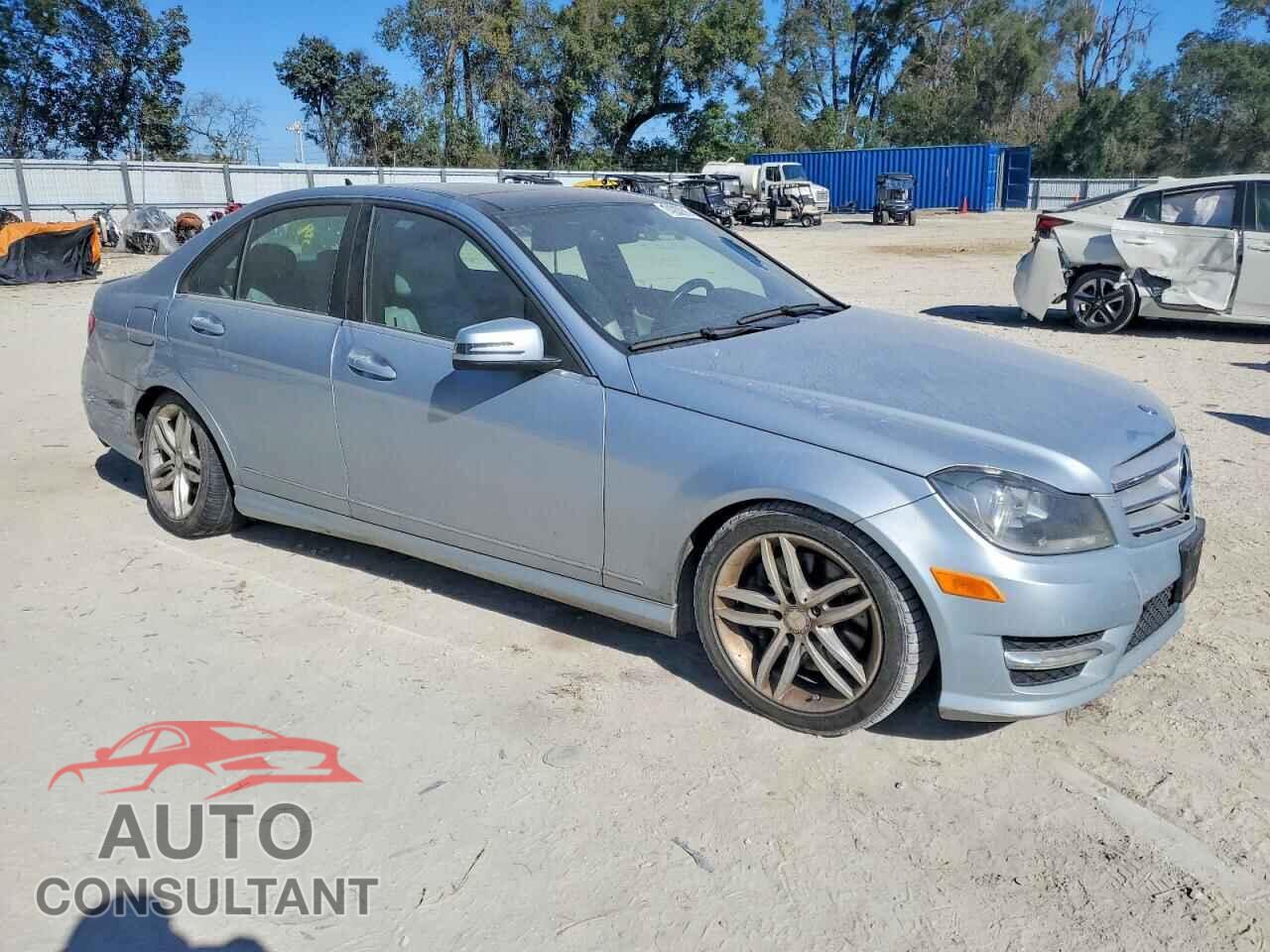 MERCEDES-BENZ C-CLASS 2013 - WDDGF8AB9DR268449